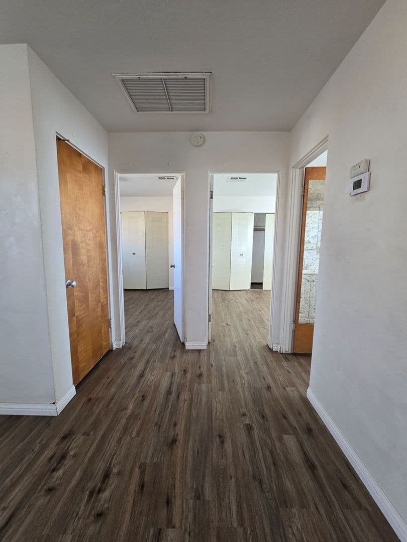 Ridgecrest Apartment: 1300 E Church Ave