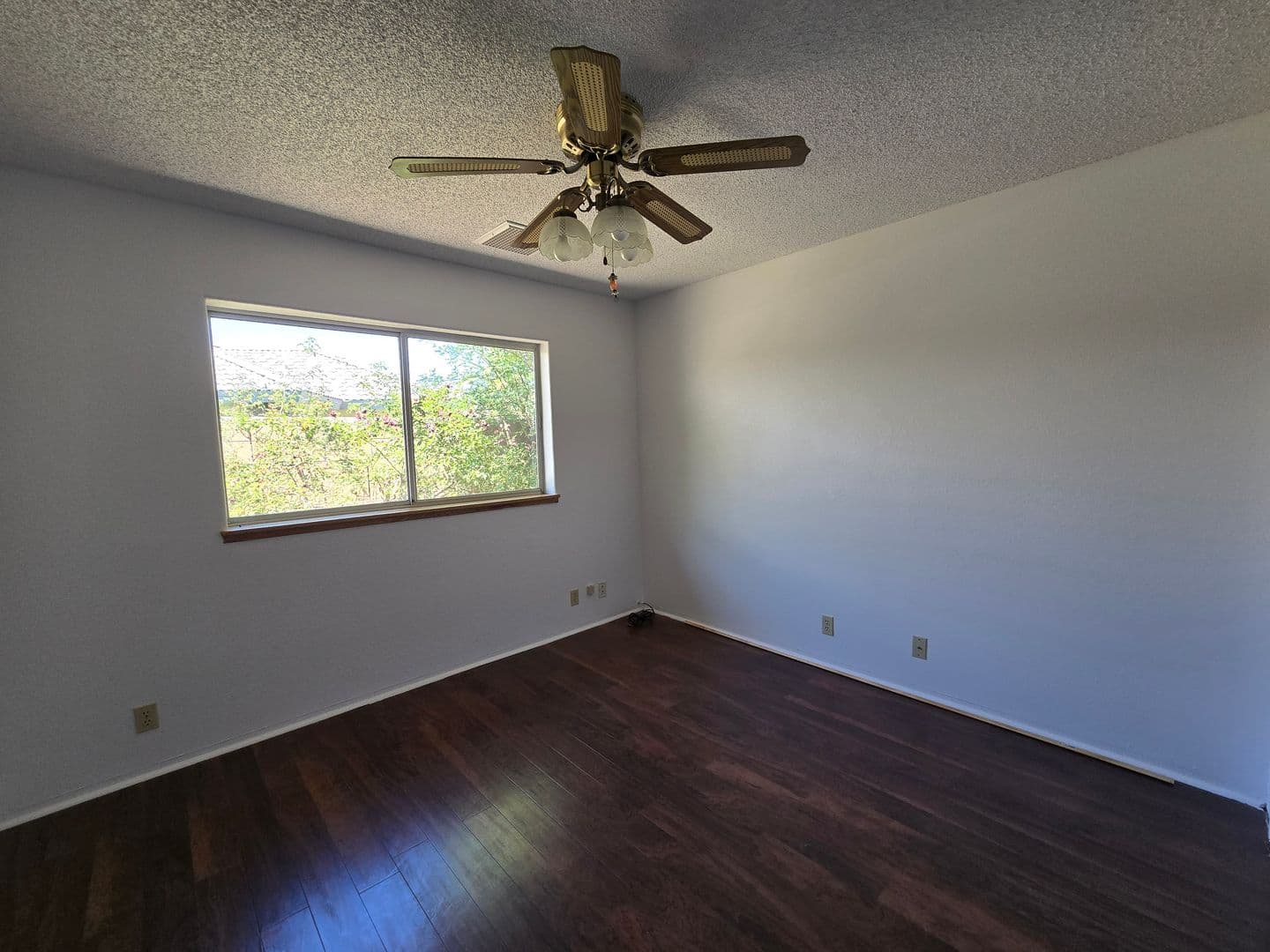Ridgecrest House: 905 N Cimmaron Ct