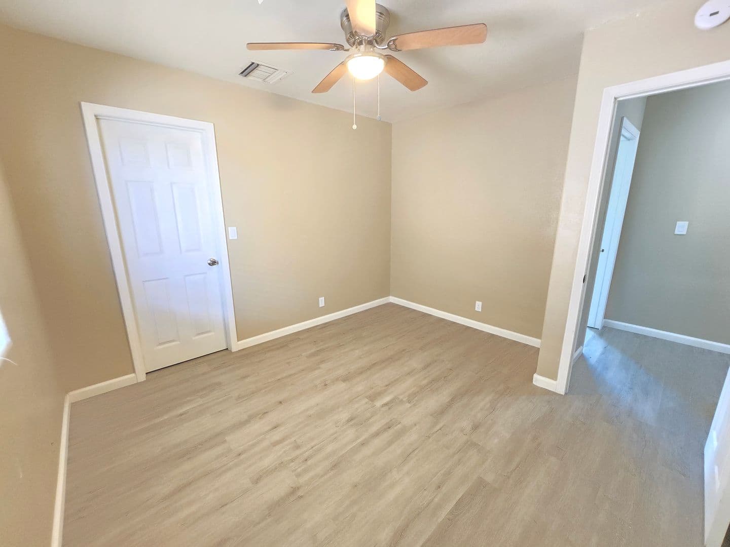 Ridgecrest House: 633 W Ward Ave