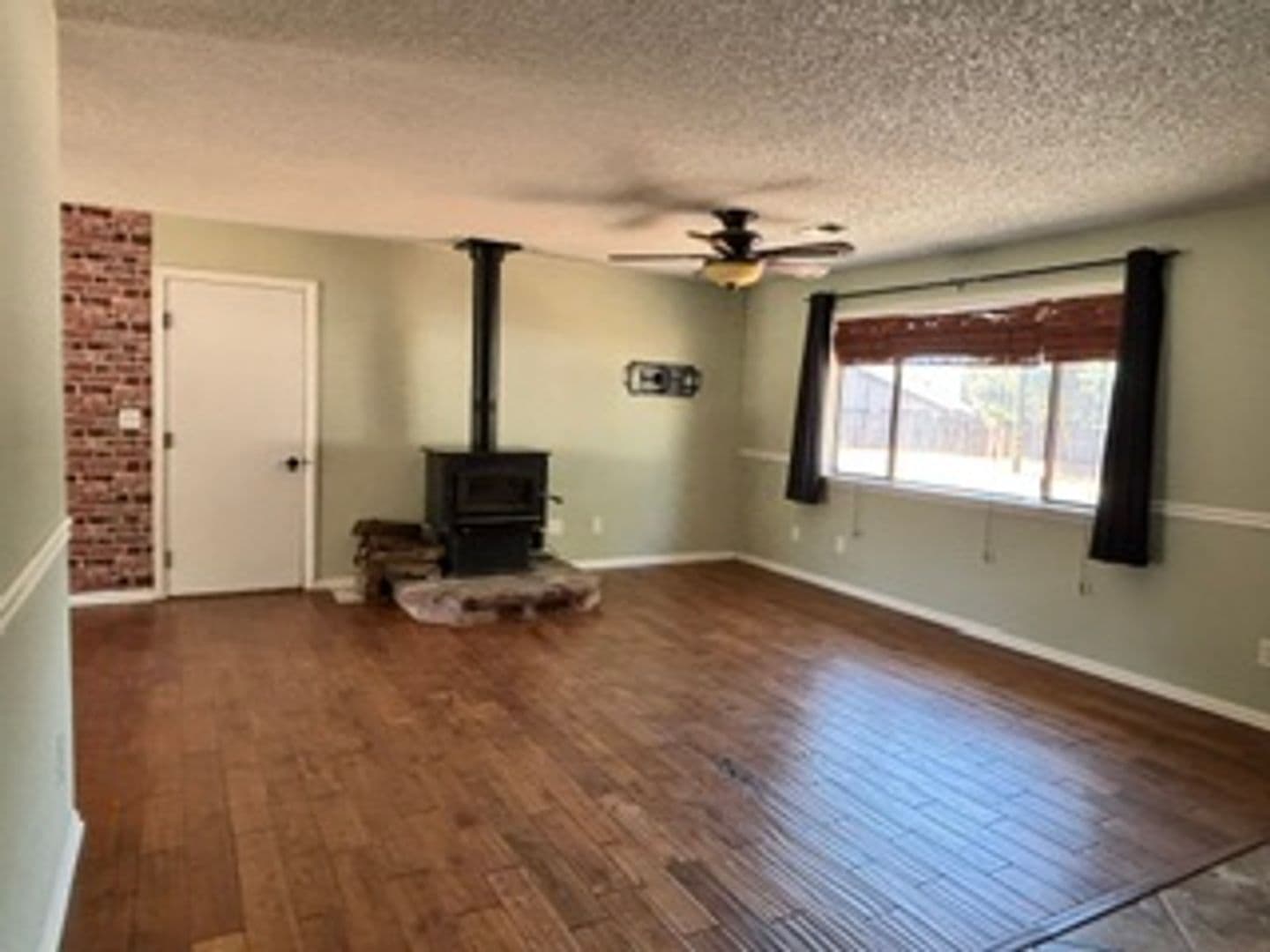 Tehachapi House: 17861 Tanforan Drive