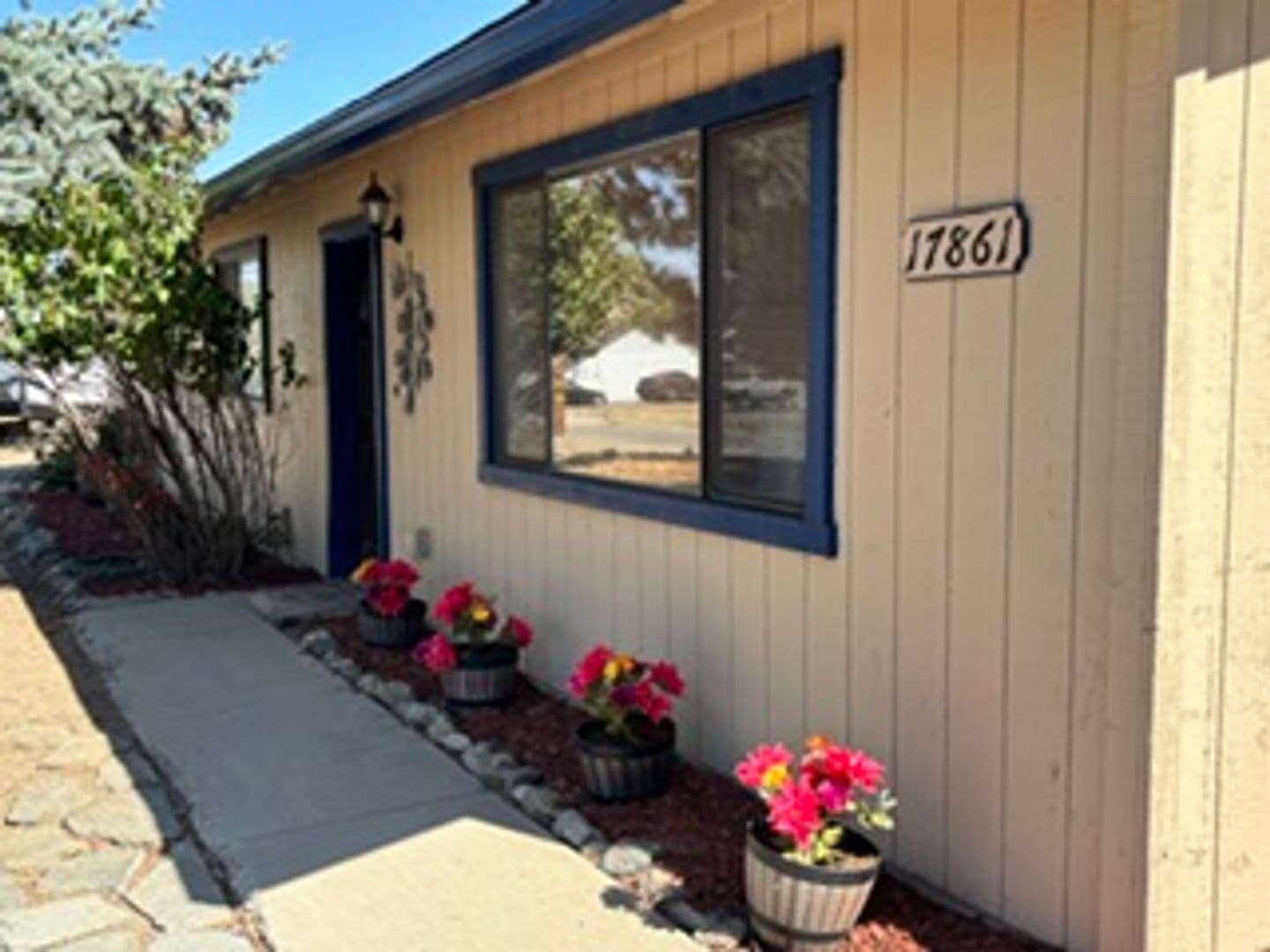 Tehachapi House: 17861 Tanforan Drive