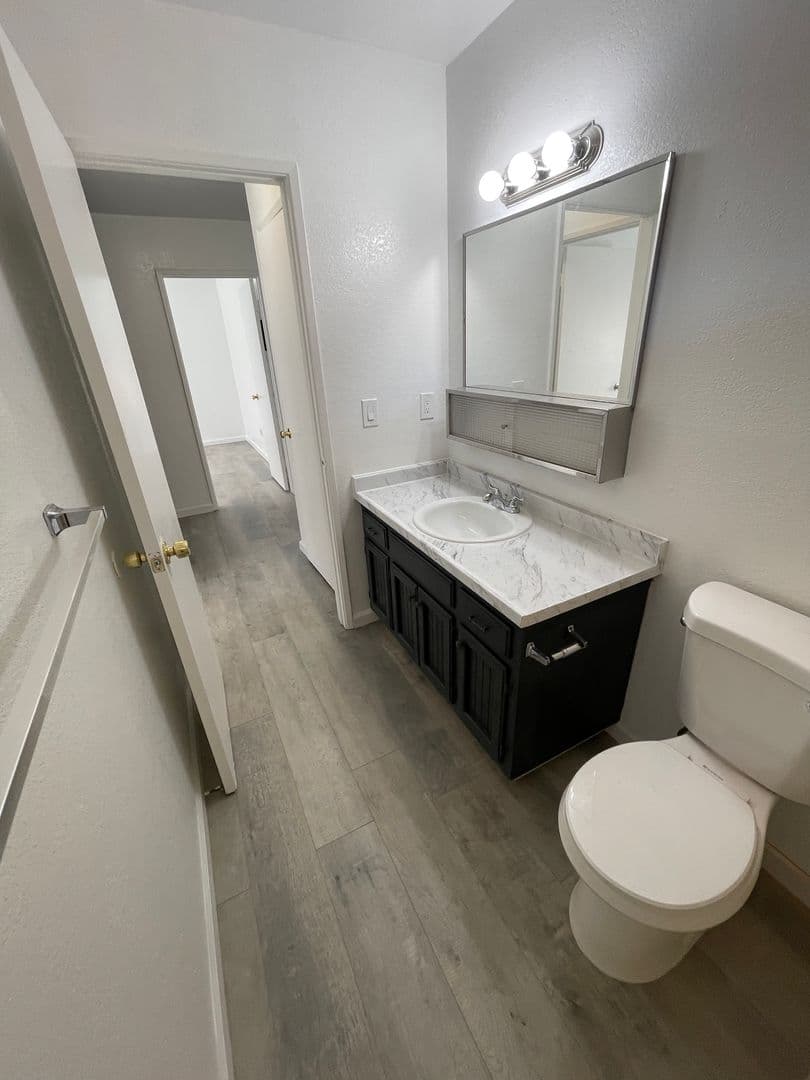 Ridgecrest Apartment: 1617 N Erwin St