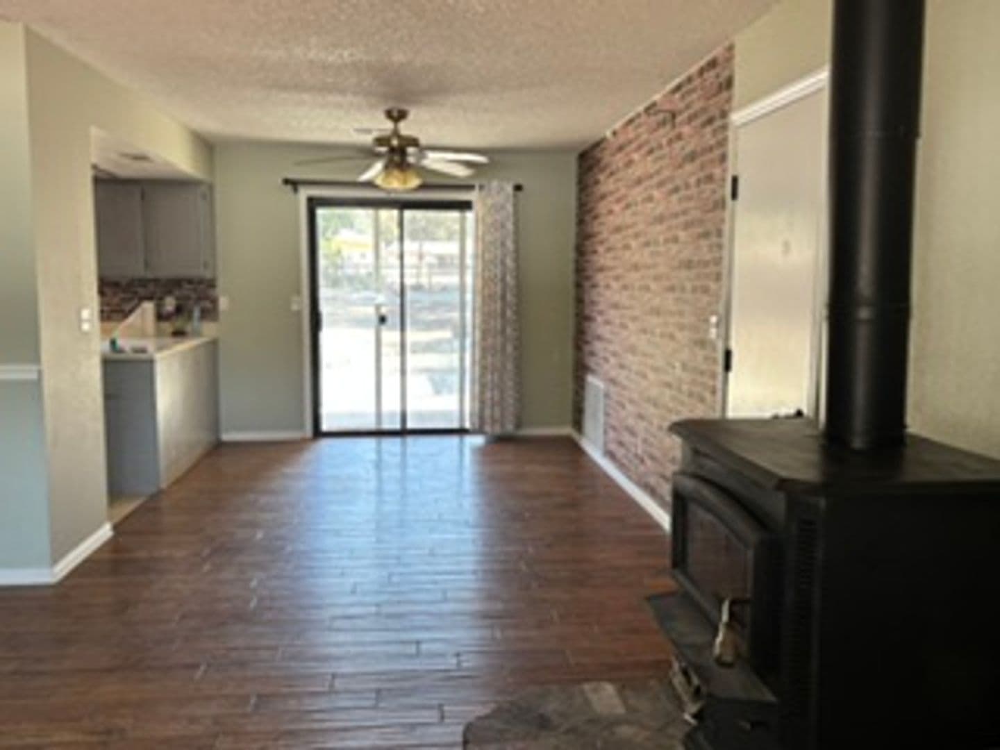 Tehachapi House: 17861 Tanforan Drive