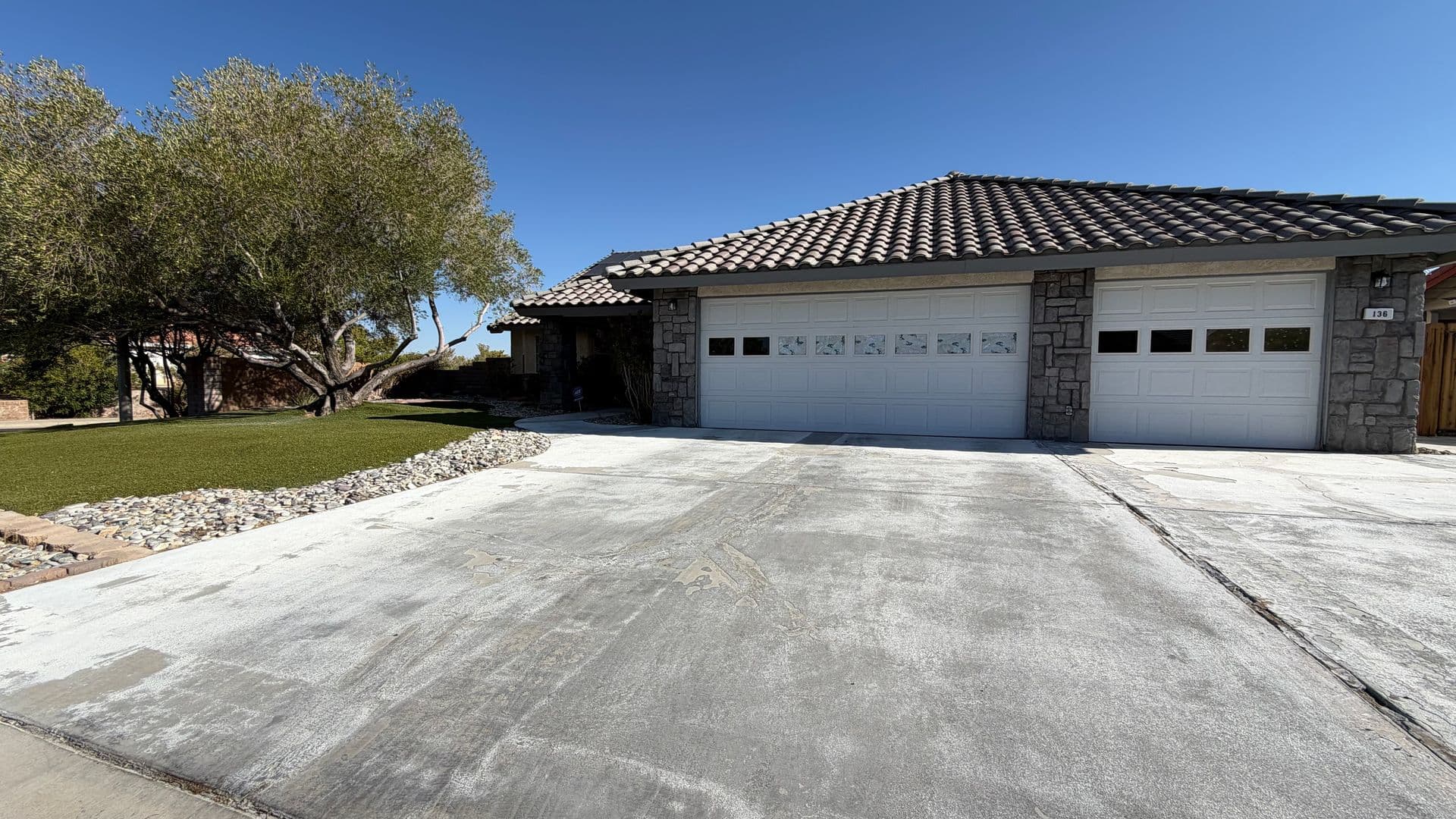 Ridgecrest House: 136 W Cielo Ave