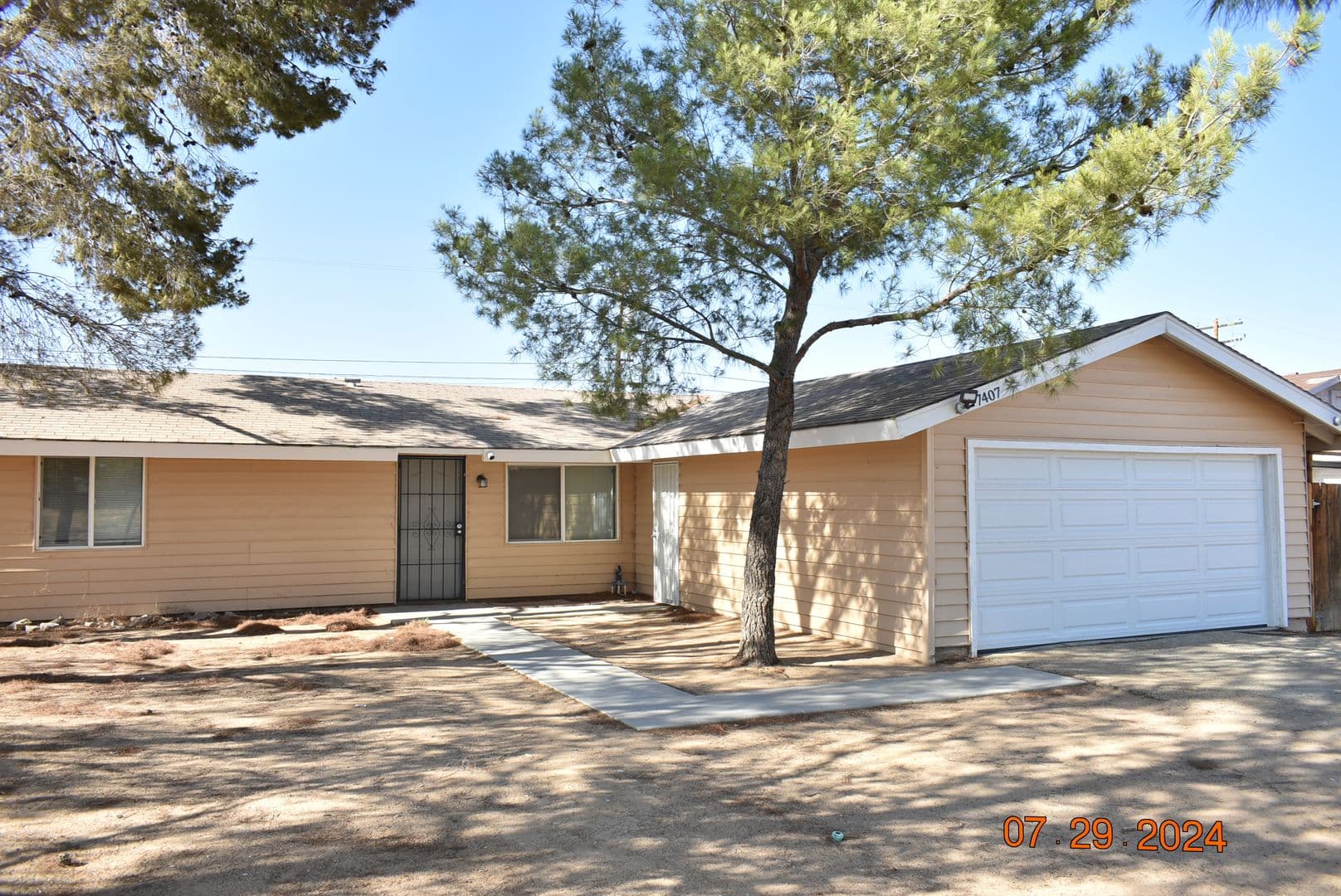 California City House: 7407 Xavier Avenue