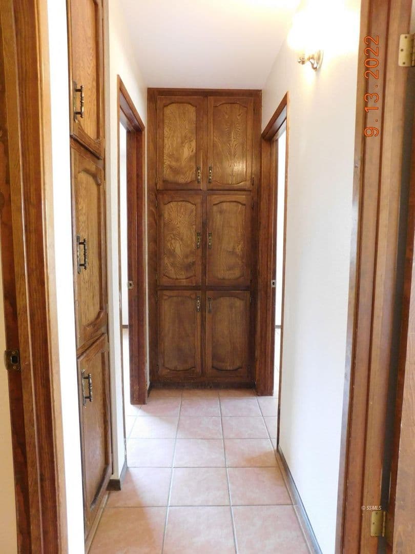 Ridgecrest House: 330 E Wilson Ave
