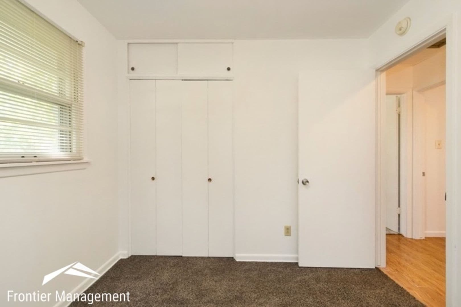 Manhattan House: 1733 Vaughn Dr