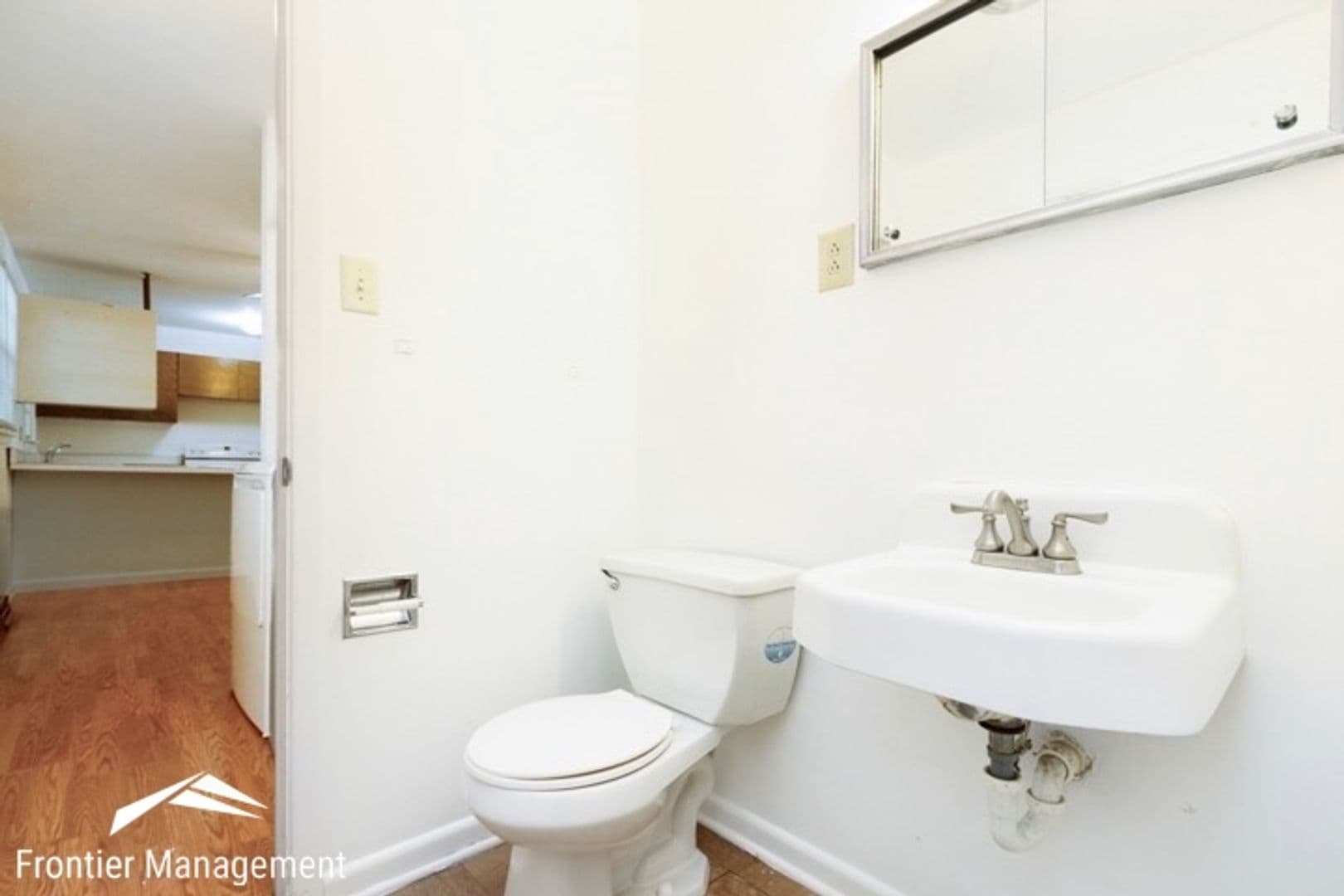 Manhattan House: 1733 Vaughn Dr