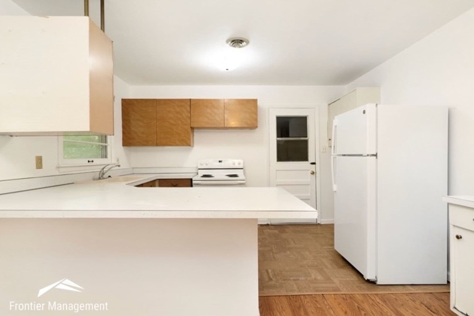 Manhattan House: 1733 Vaughn Dr