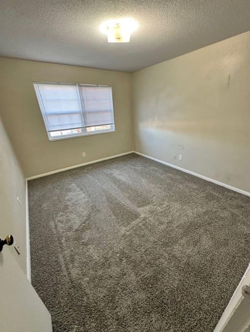 Warrensburg Apartment: 801 S Maguire St