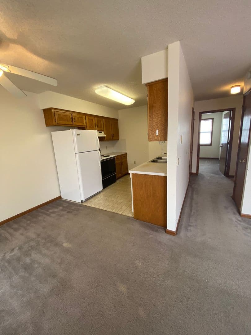 Warrensburg Apartment: 313 E. North St