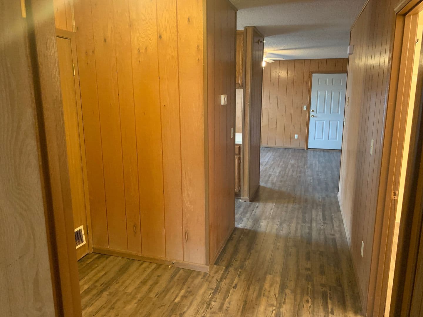 Warrensburg Apartment: 211 McGoodwin St