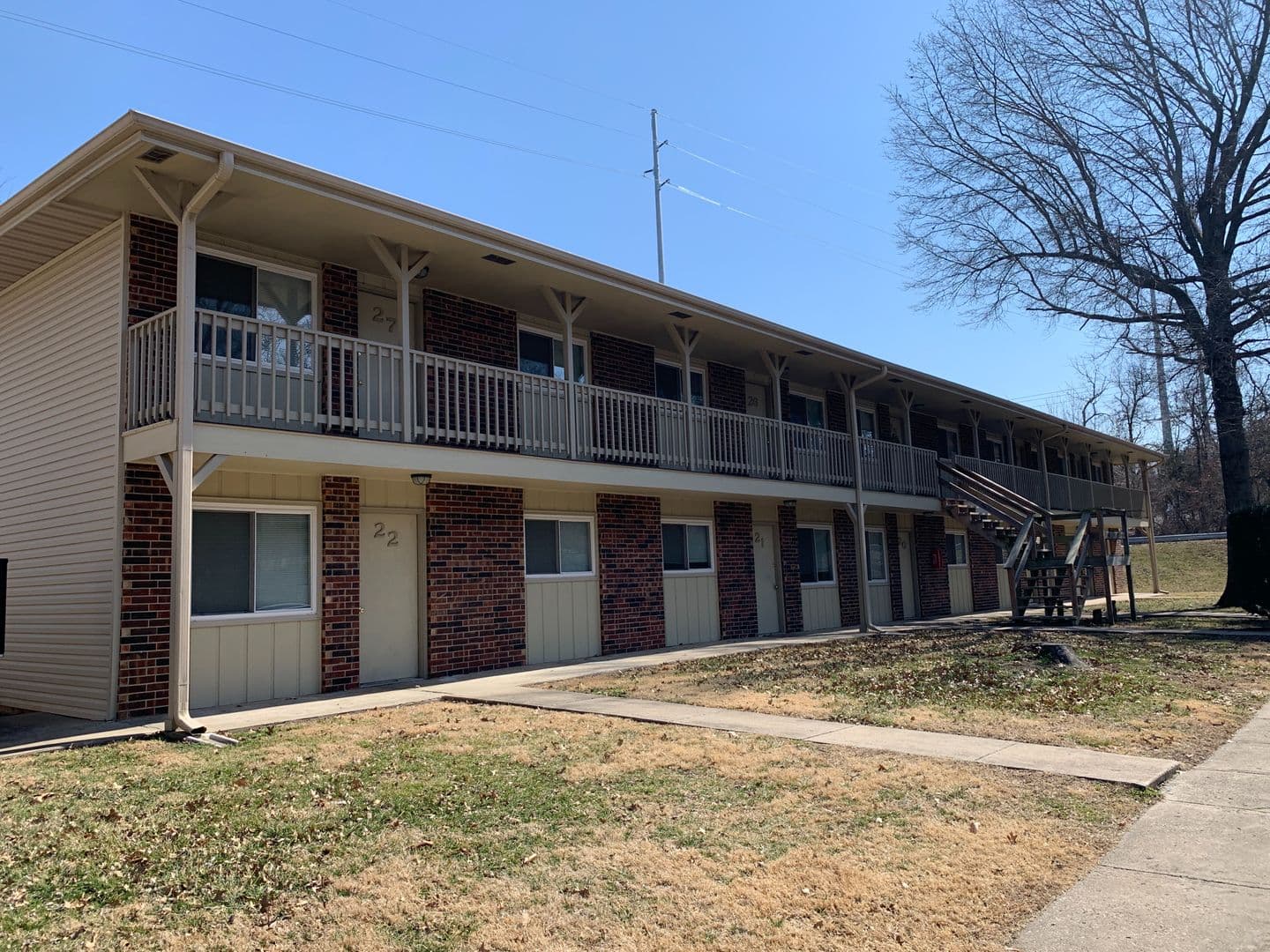 Warrensburg Apartment: 303 W Young Ave.