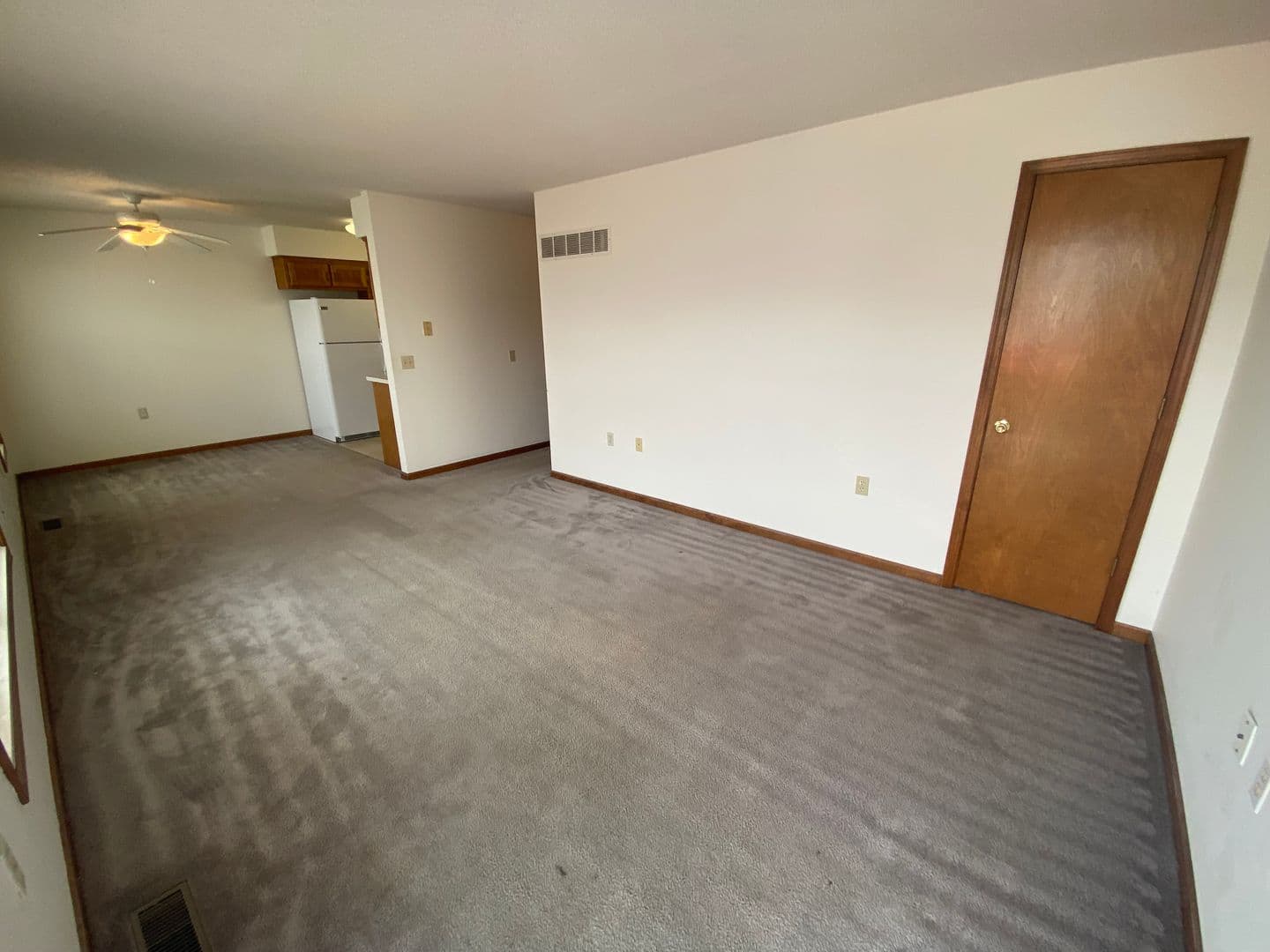 Warrensburg Apartment: 313 E. North St