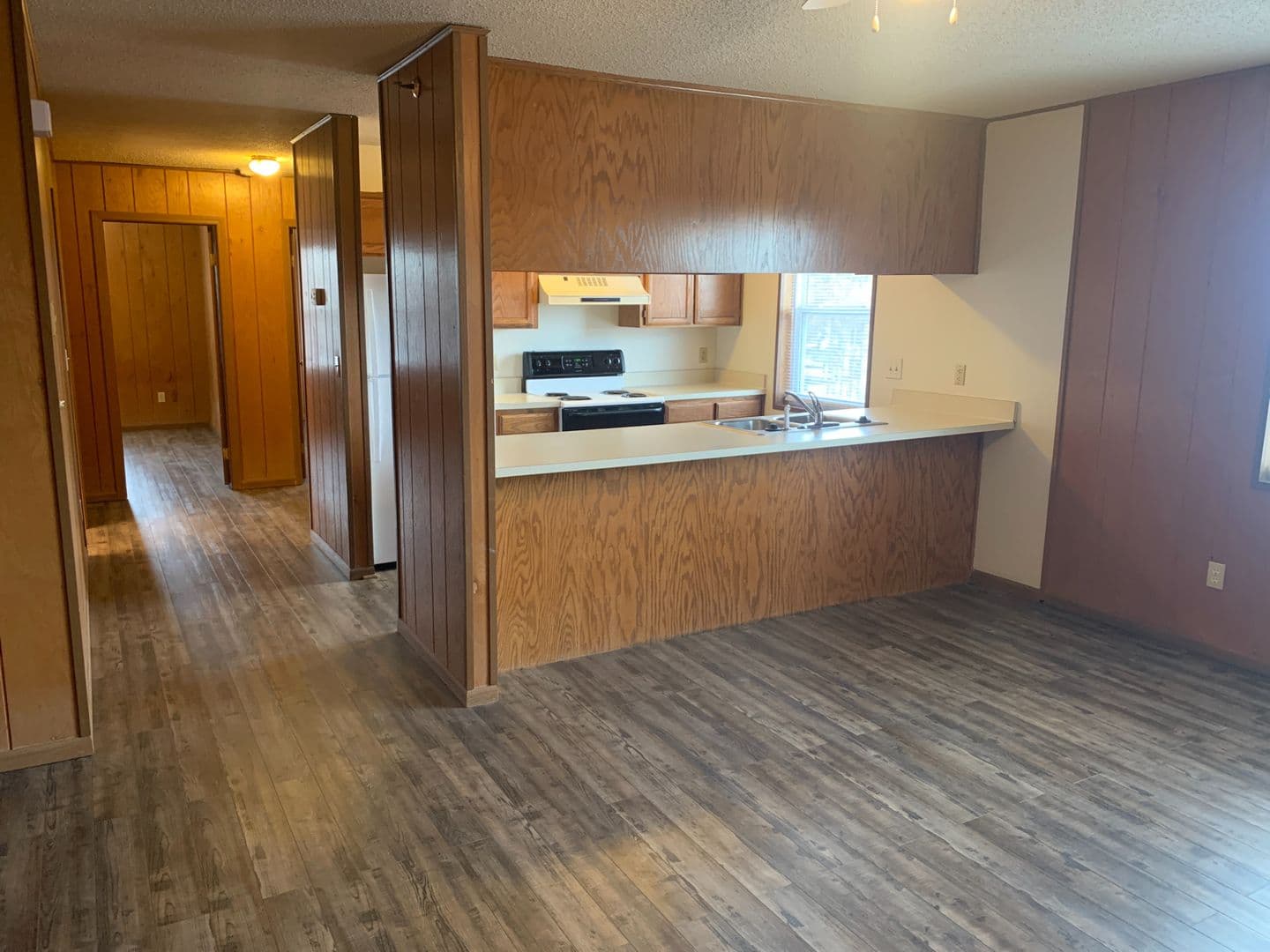 Warrensburg Apartment: 211 McGoodwin St