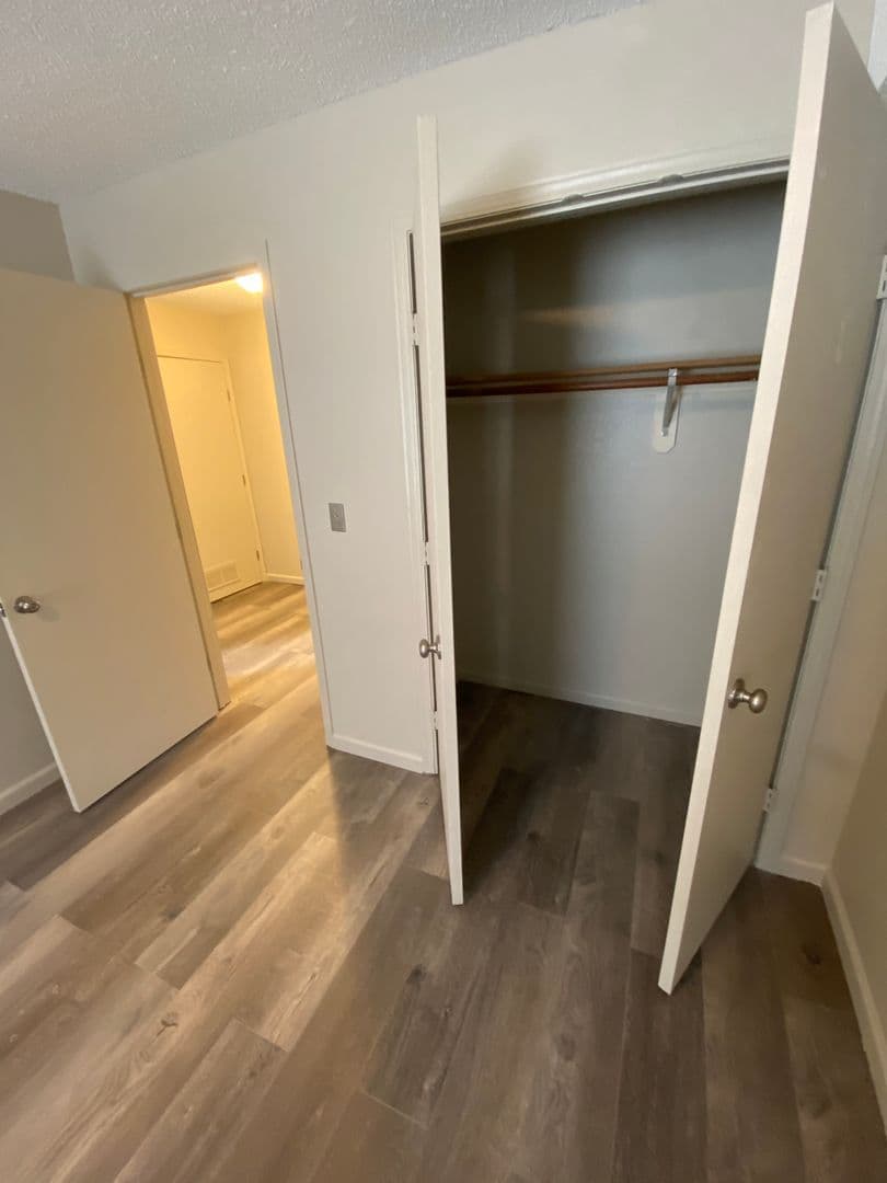 Warrensburg Apartment: 211 McGoodwin St