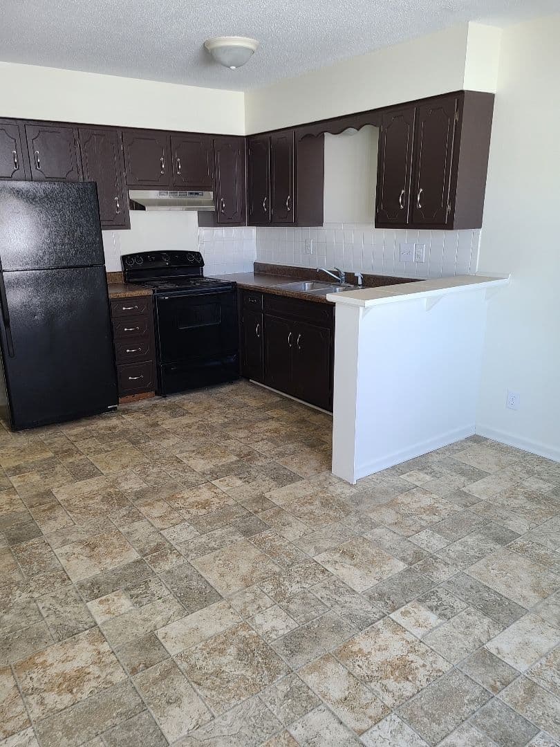 Warrensburg Apartment: 303 W Young Ave.