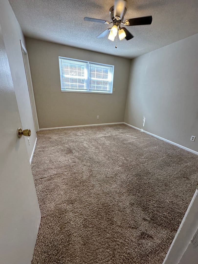 Warrensburg Apartment: 801 S Maguire St