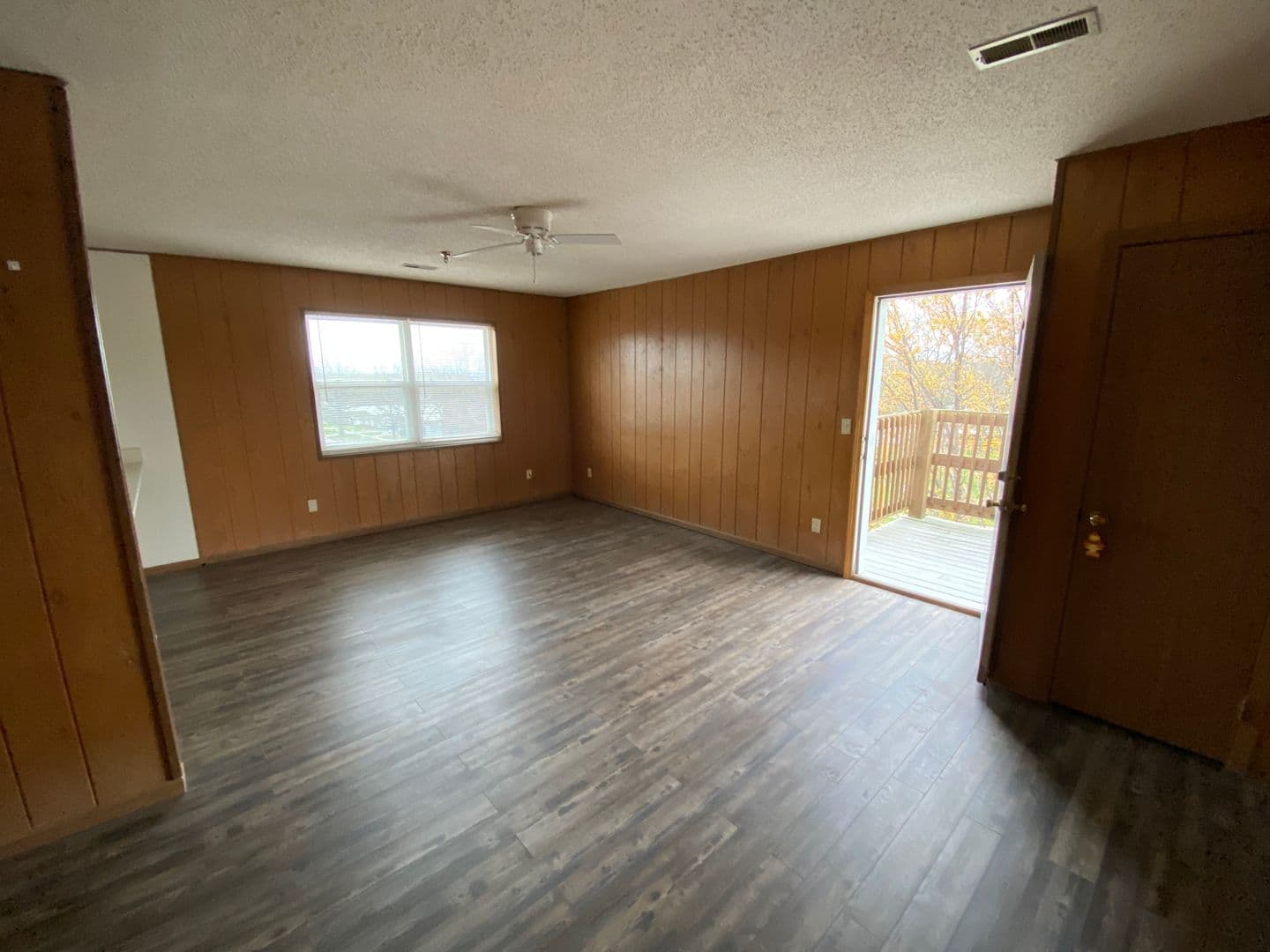Warrensburg Apartment: 211 McGoodwin St