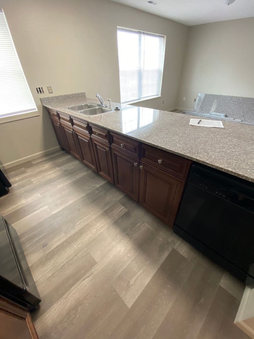 Warrensburg Apartment: 211 McGoodwin St