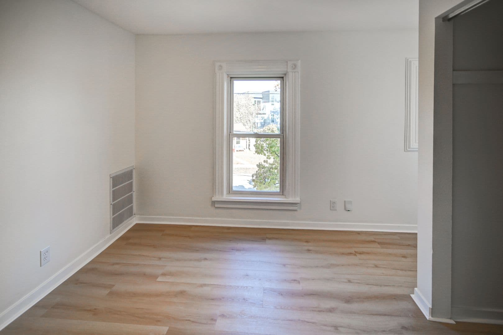 Madison Apartment: 731-733 Jenifer Street