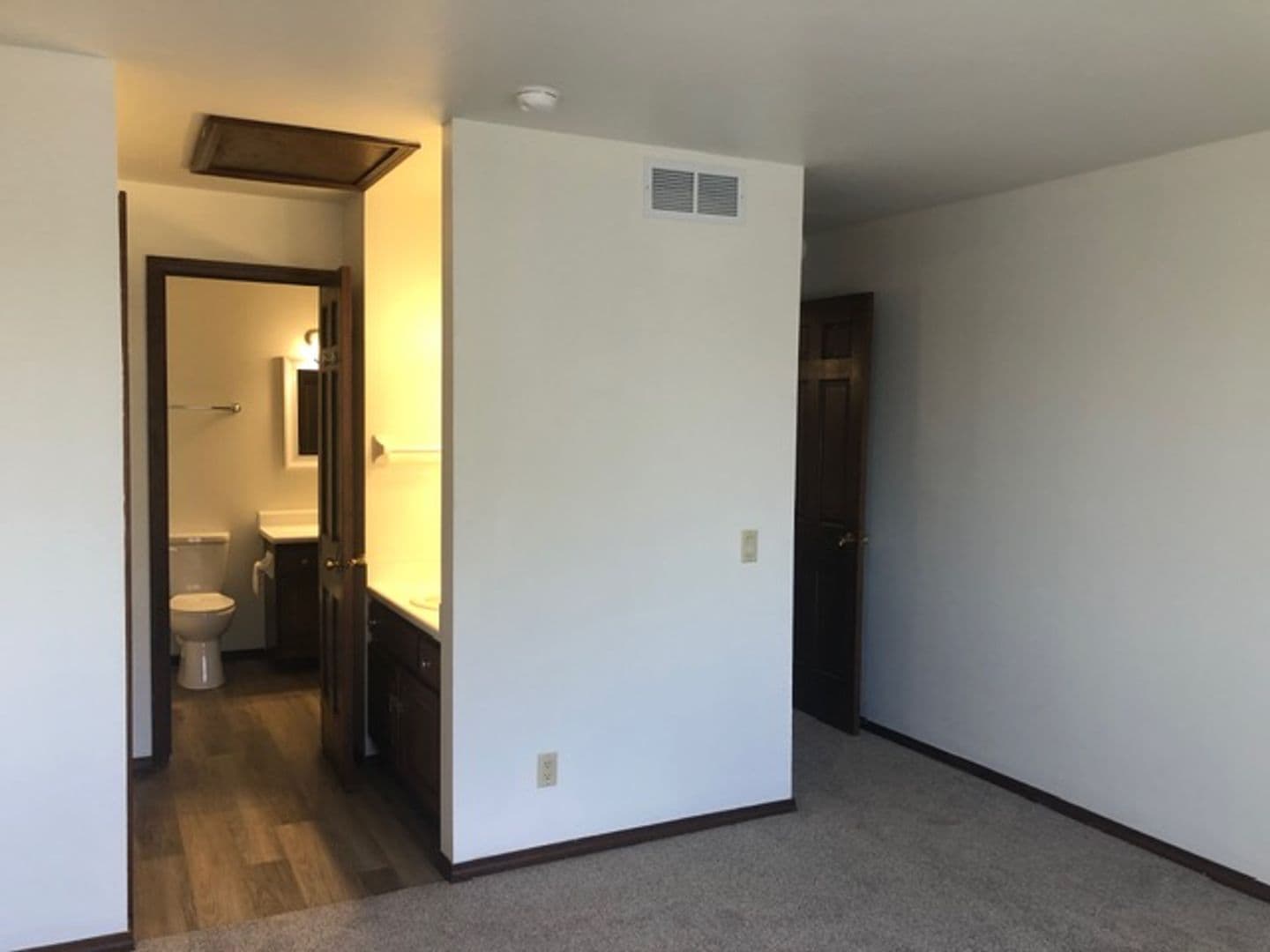 Madison Apartment: Coronado Ct
