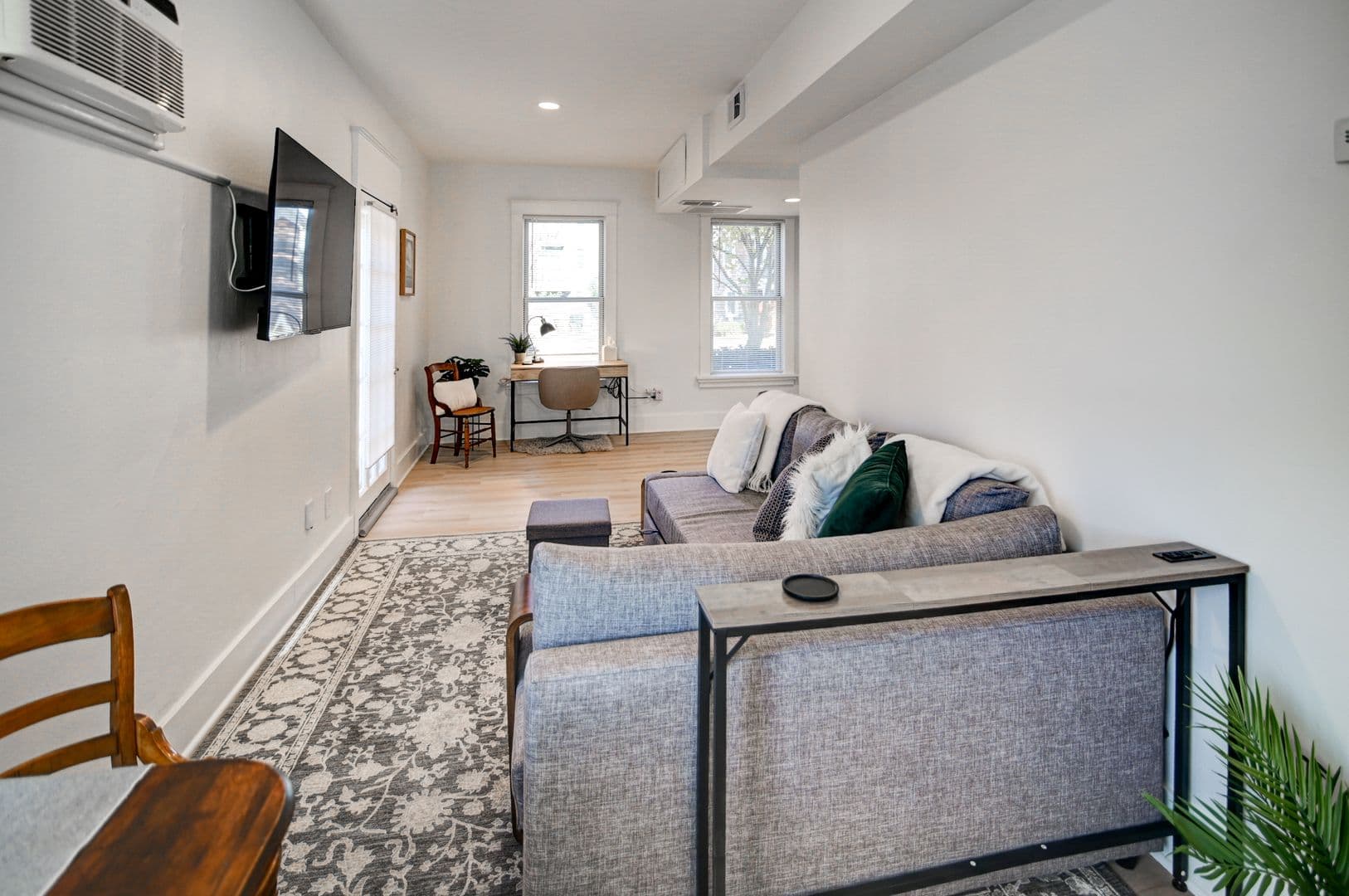 Madison Apartment: 731-733 Jenifer Street