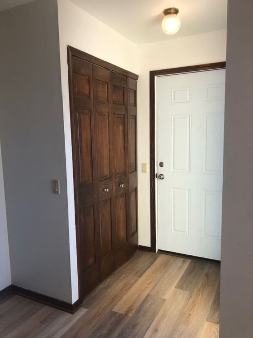 Madison Apartment: Coronado Ct