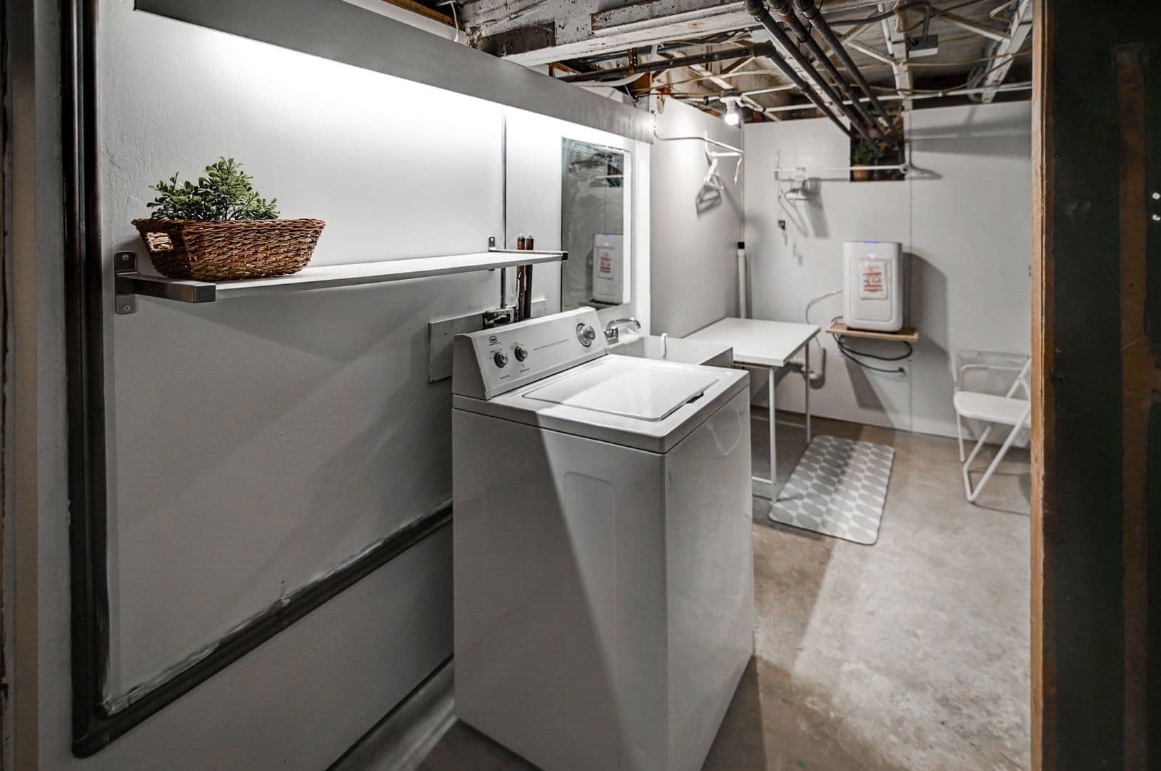 Madison Apartment: 731-733 Jenifer Street