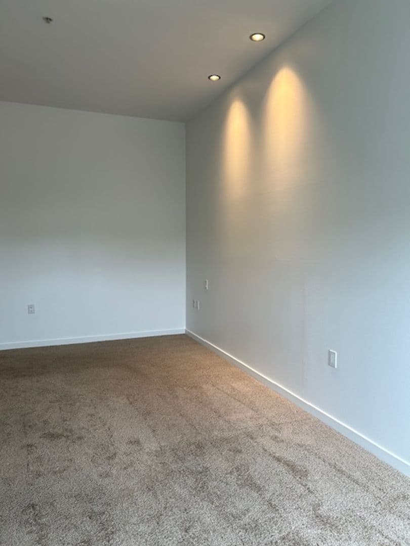 Los Angeles Apartment: 801 N Fairfax Ave