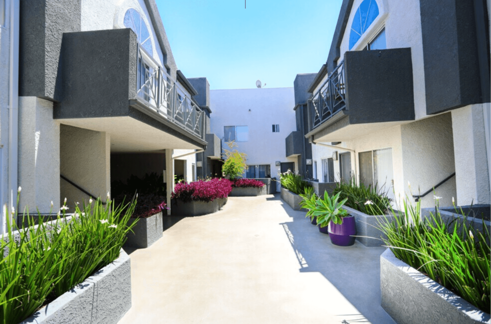 North Hollywood Apartment: 10930 Otsego St.