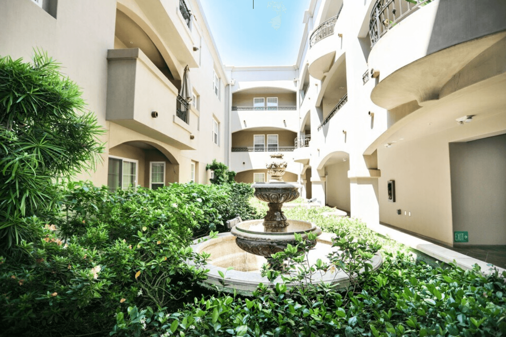 Toluca Lake Apartment: 10620 Whipple St