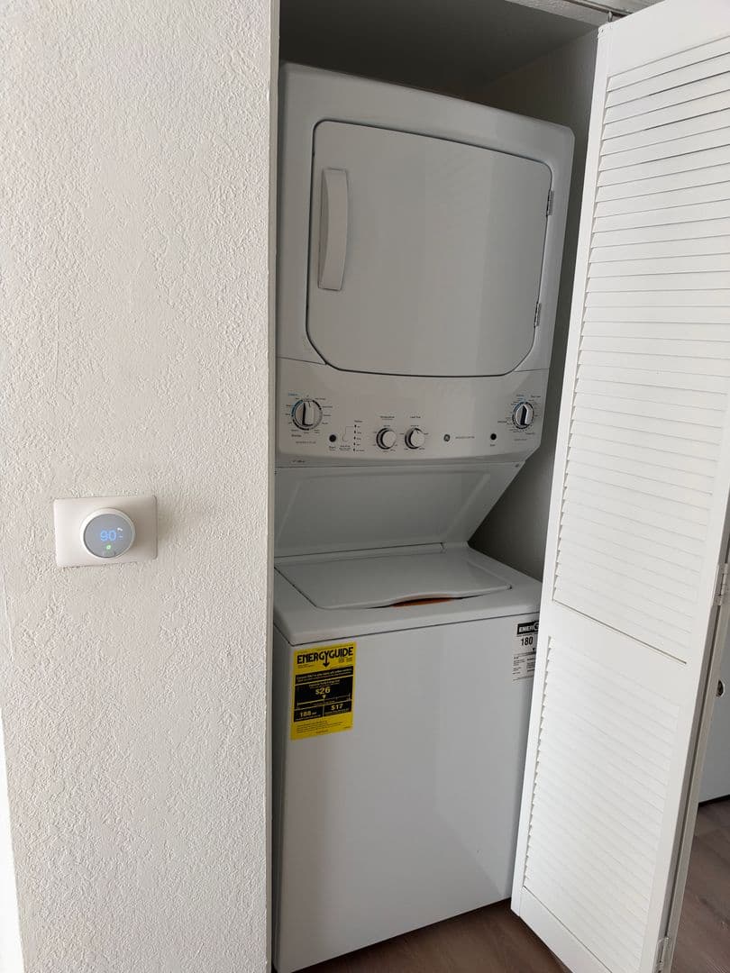North Hollywood Apartment: 10930 Otsego St.