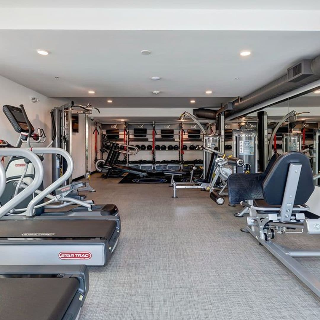 Los Angeles Apartment: 525 N. Wilton Pl