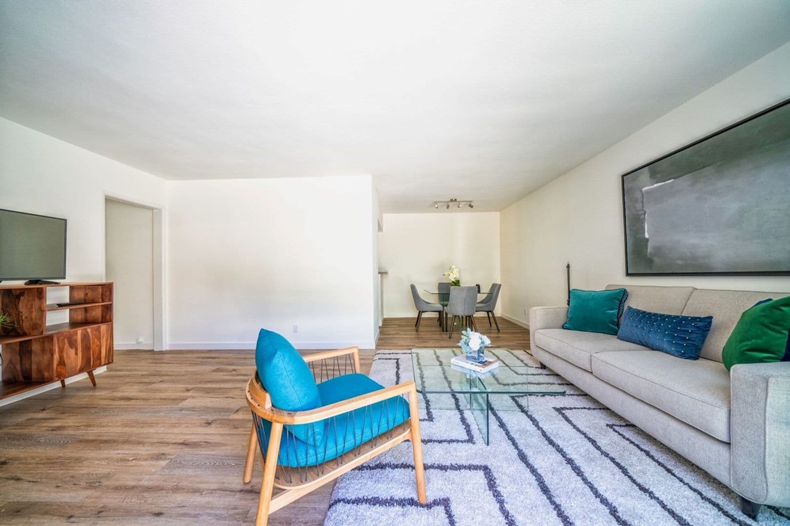 Sherman Oaks Apartment: 13429 Moorpark St.
