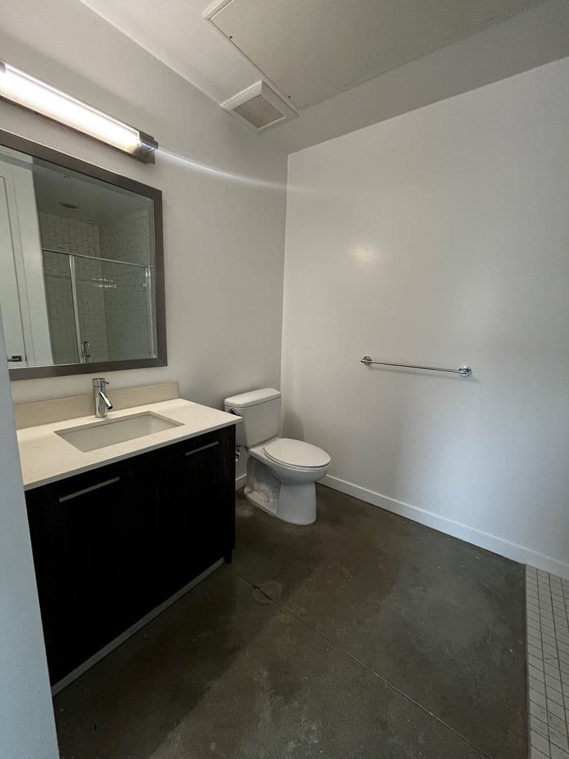 Los Angeles Apartment: 3425 Motor Ave.