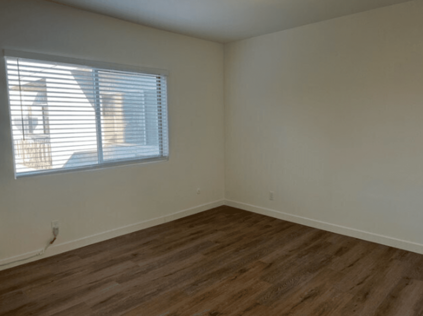 Burbank Apartment: 520 E Magnolia Blvd