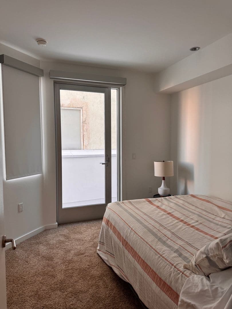 Los Angeles Apartment: 801 N Fairfax Ave