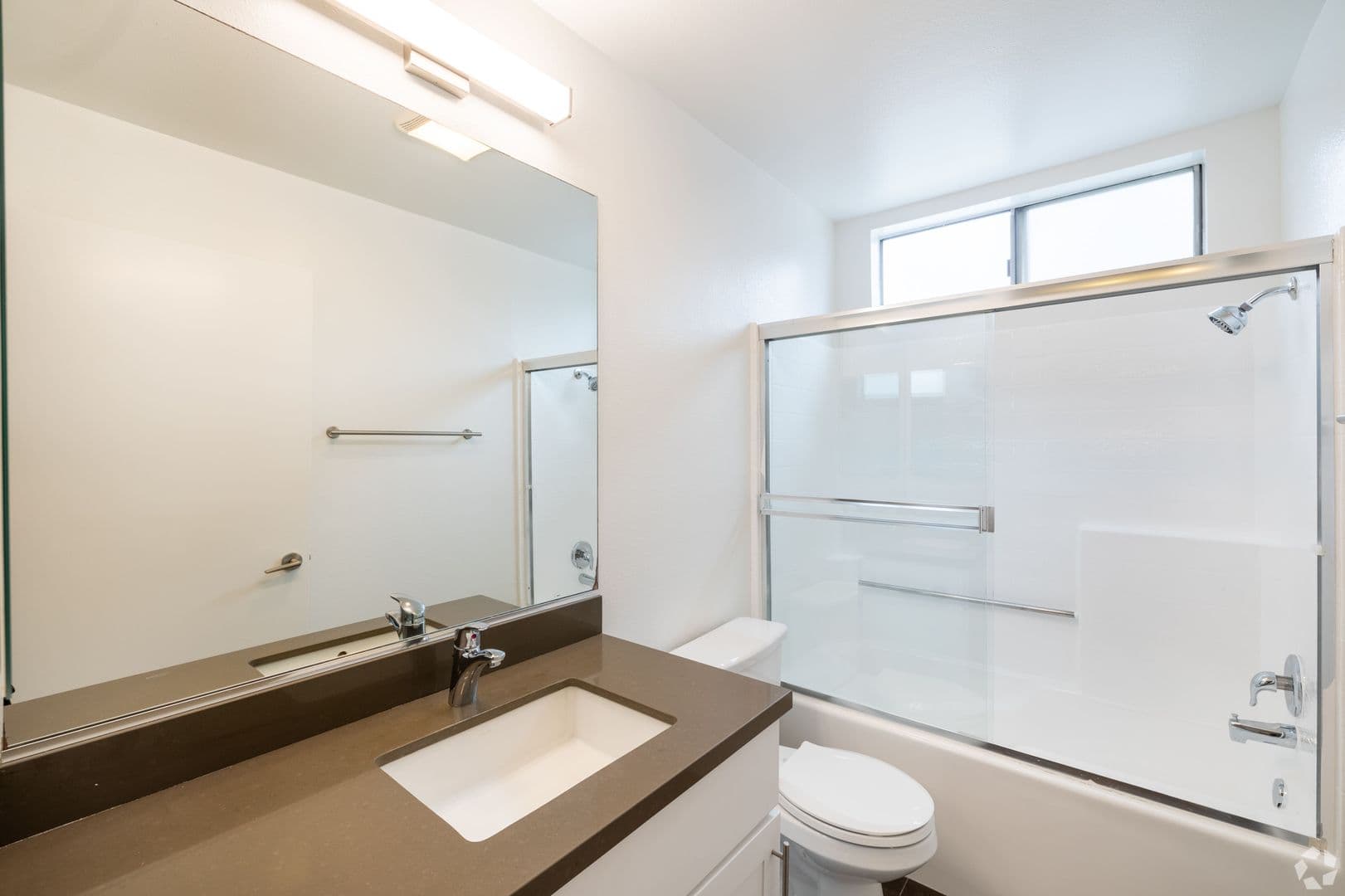North Hollywood Apartment: 10740 Blix St