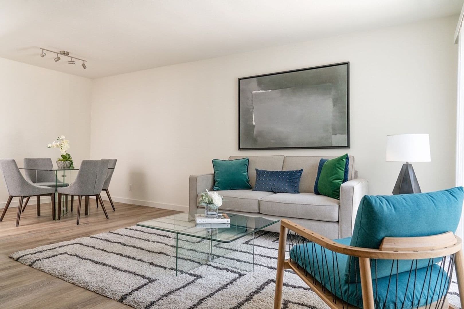 Sherman Oaks Apartment: 13429 Moorpark St.