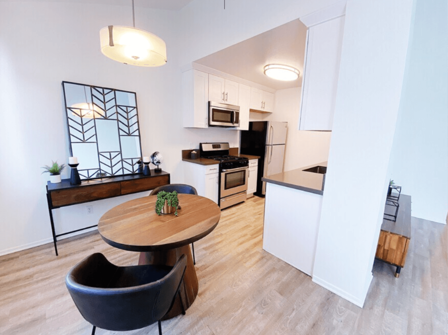 North Hollywood Apartment: 10930 Otsego St.