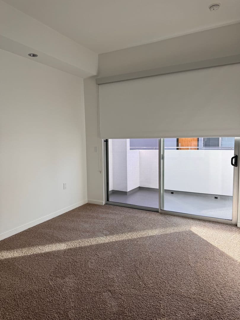 Los Angeles Apartment: 801 N Fairfax Ave