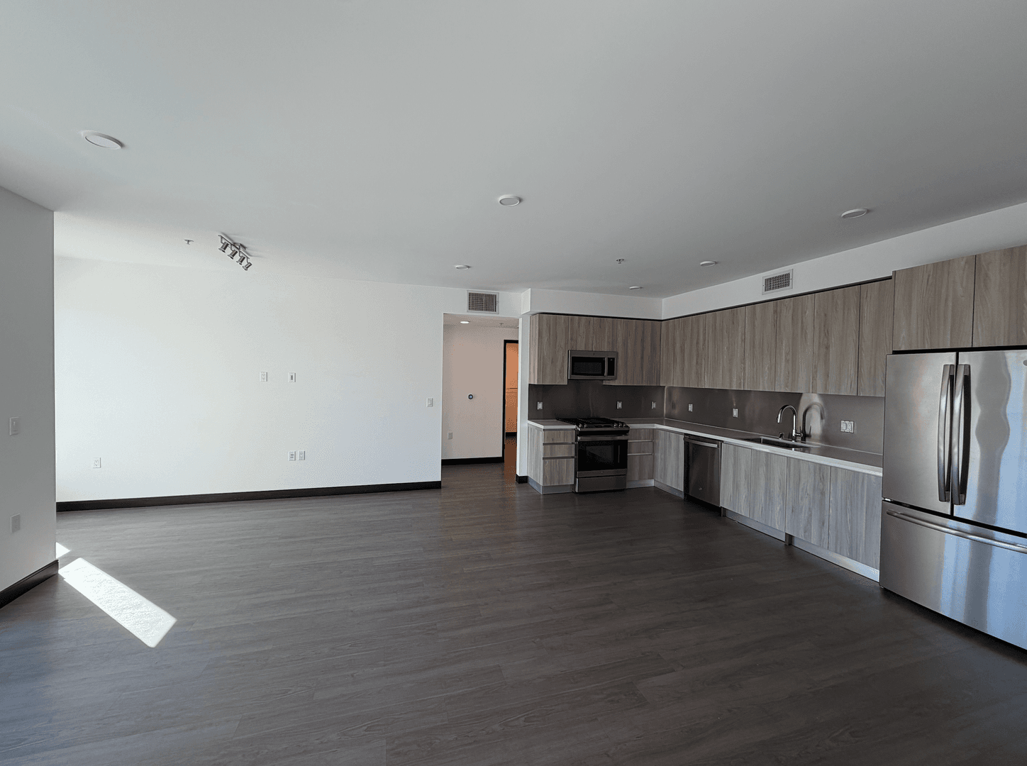Valley Village Apartment: 11445 Riverside Dr.