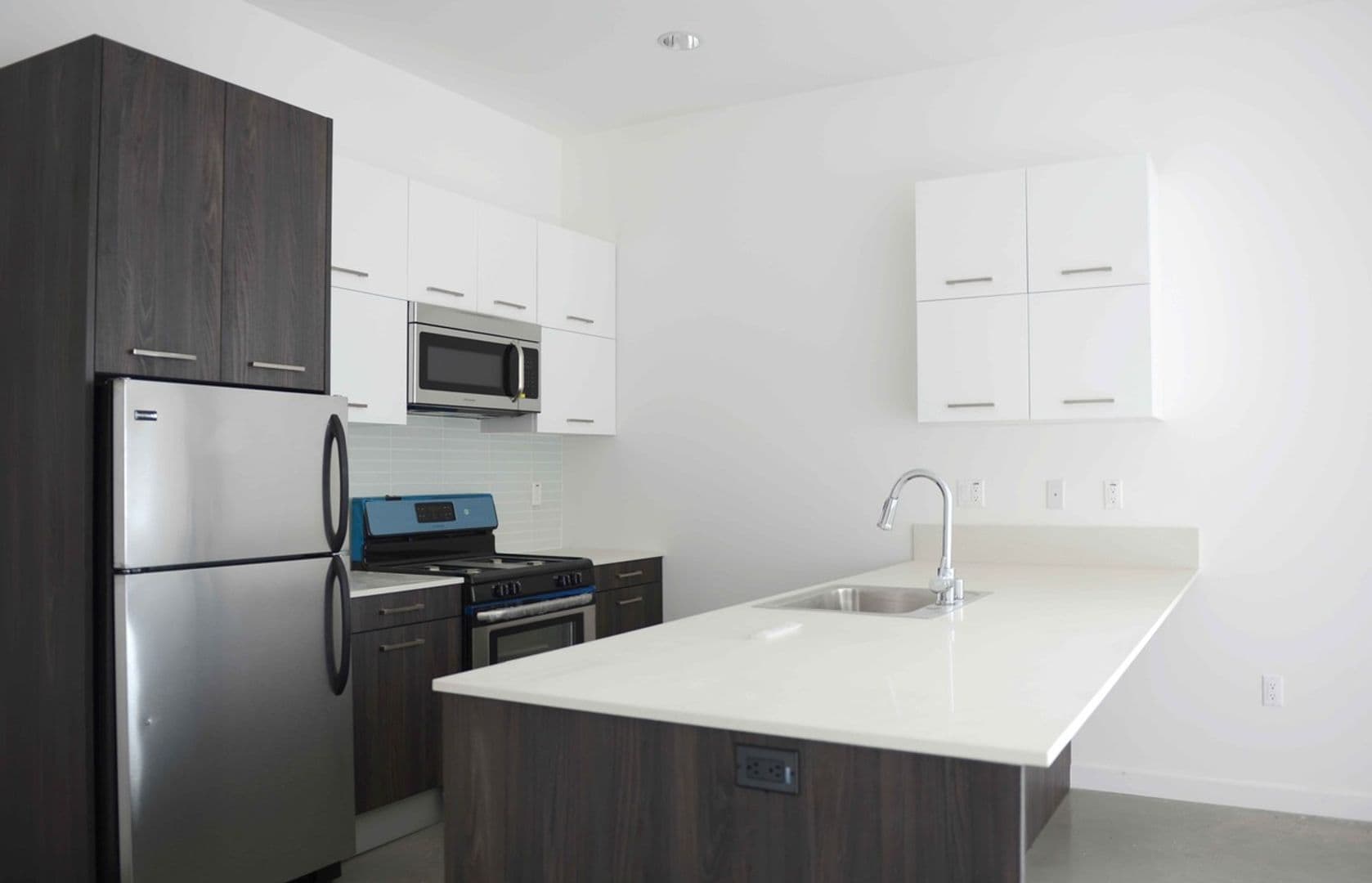 Los Angeles Apartment: 3425 Motor Ave.
