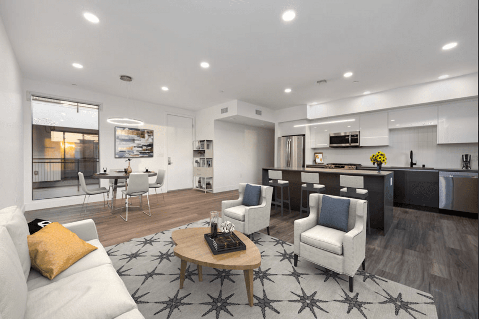 North Hollywood Apartment: 10947 Hartsook St.