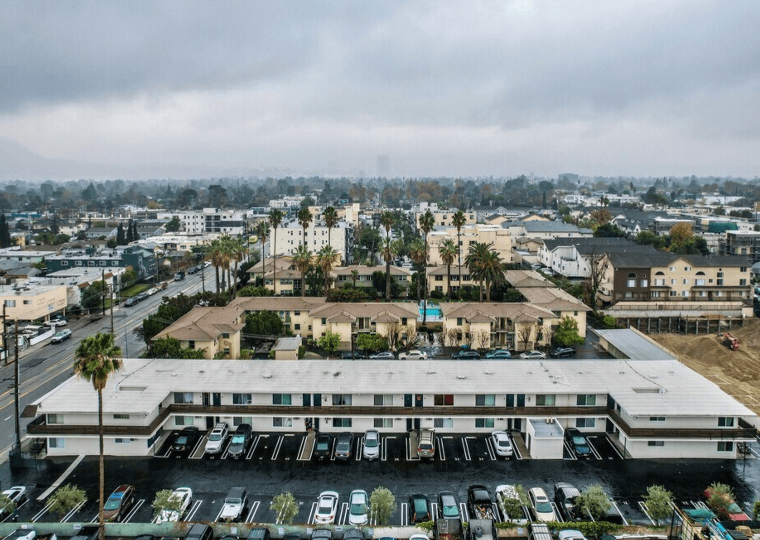 North Hollywood Apartment: 5331 Cahuenga Blvd