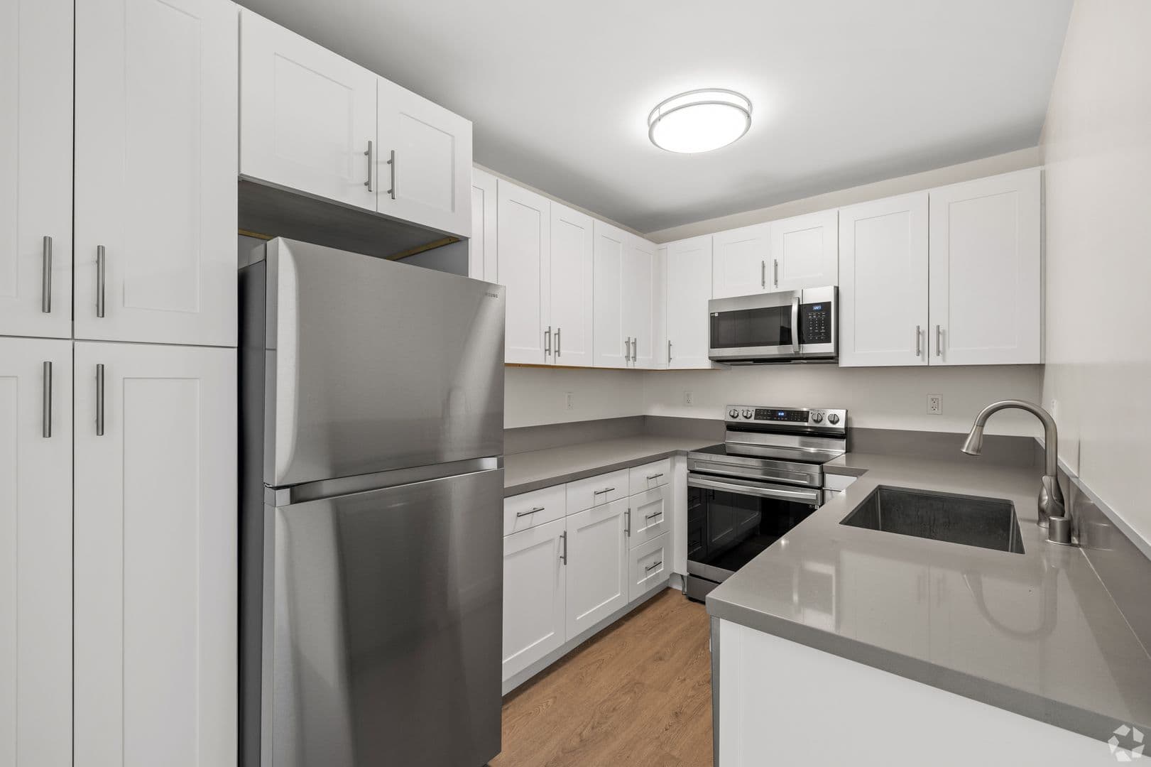 Burbank Apartment: 634 E. Harvard Rd