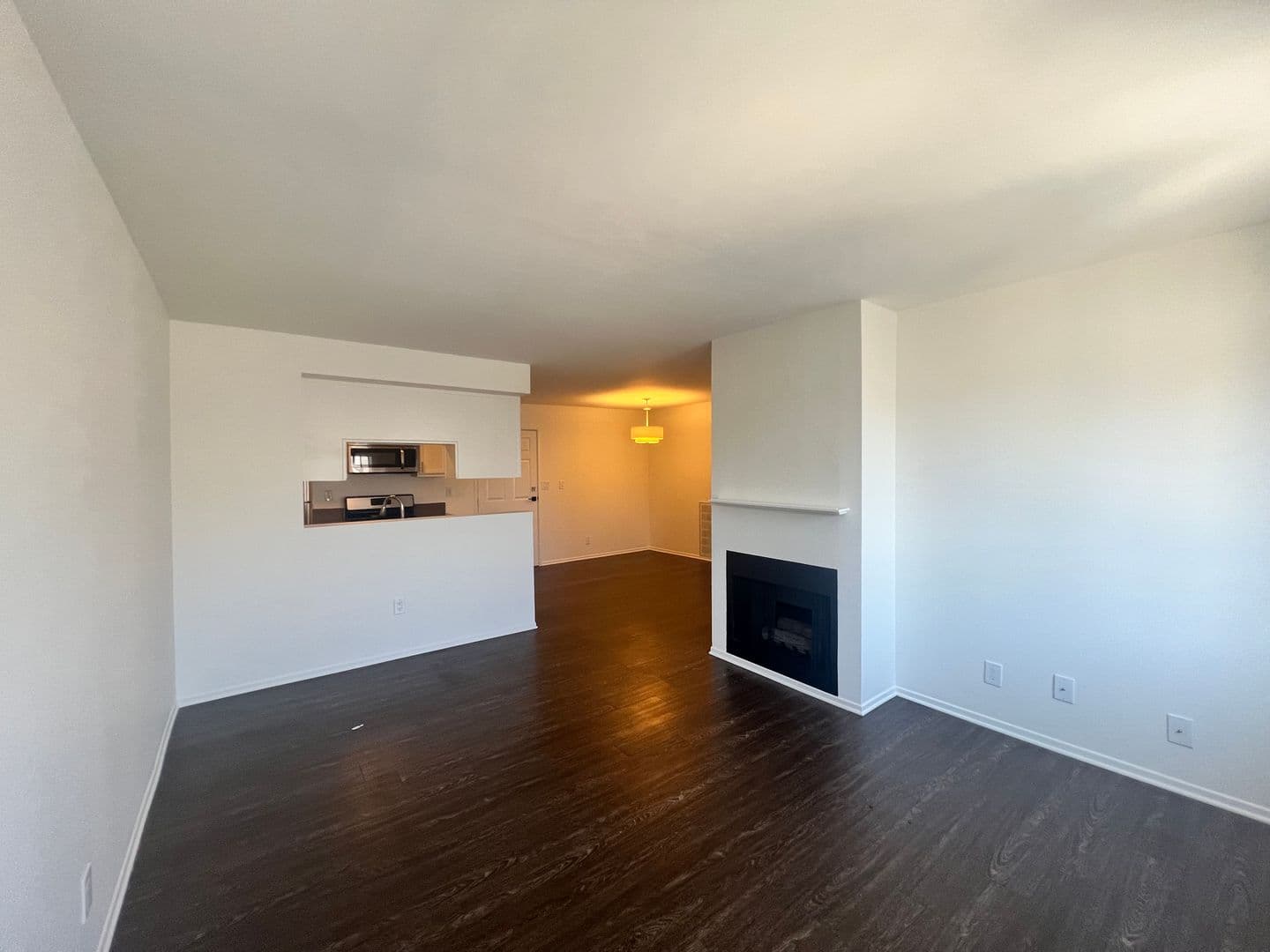 Toluca Lake Apartment: 4426 Cahuenga Blvd.