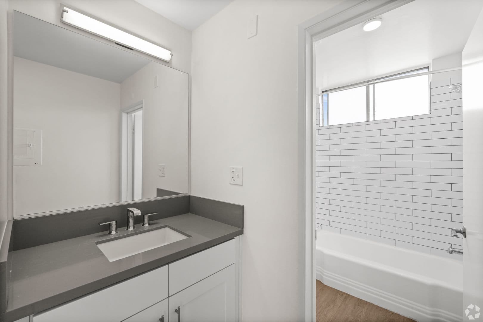 Burbank Apartment: 634 E. Harvard Rd
