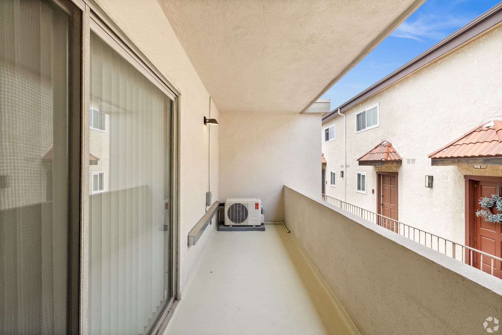 Burbank Apartment: 634 E. Harvard Rd